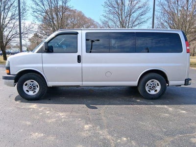 2016 GMC Savana Passenger 2500 LT