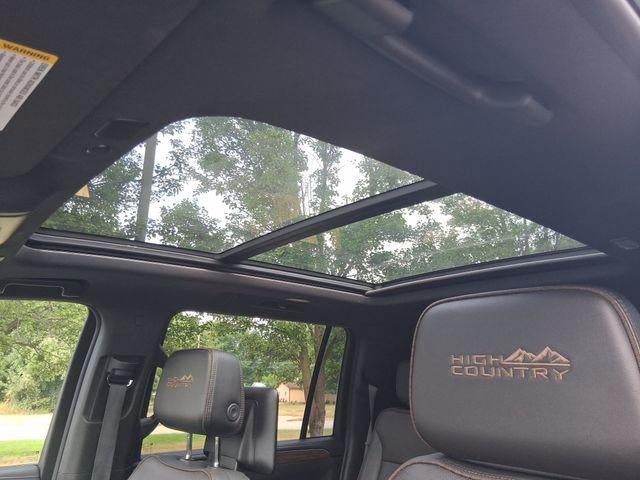 2023 Chevrolet Suburban High Country