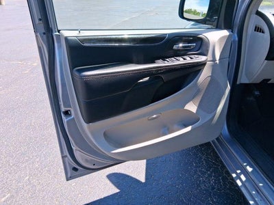 2014 Chrysler Town & Country Touring