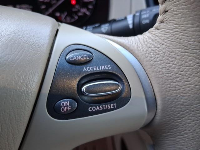 2013 Nissan Pathfinder SL