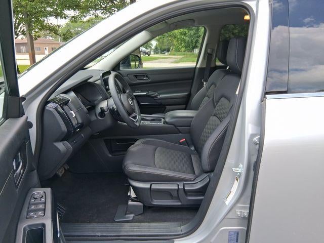 2024 Nissan Pathfinder S