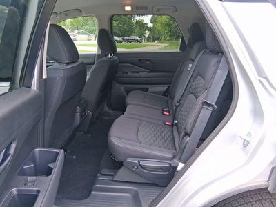 2024 Nissan Pathfinder S
