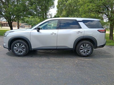 2024 Nissan Pathfinder S