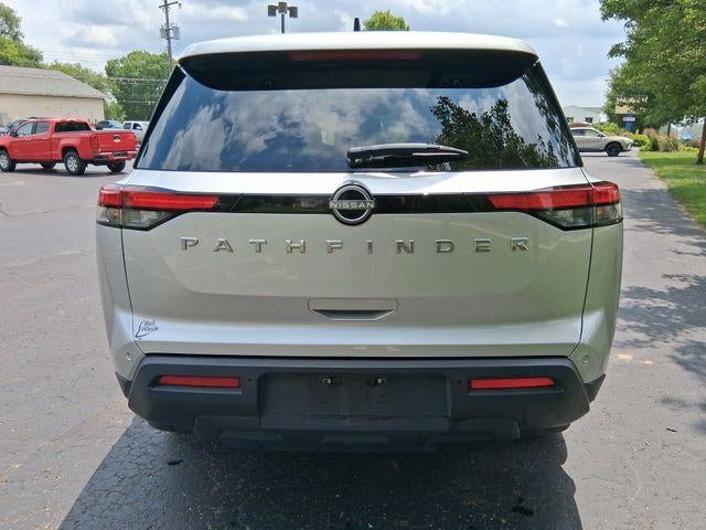 2024 Nissan Pathfinder S